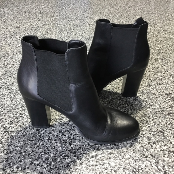 Michael Kors โฆ Lottie Genuine Leather 3.5" Heels Booties (size 7) - Picture 4 of 9